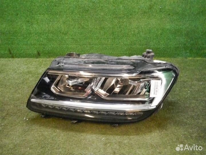 Фара левая Volkswagen Tiguan