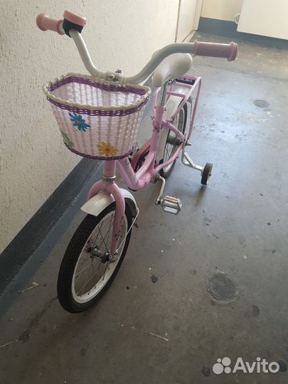 Детский велосипед четырехколесный