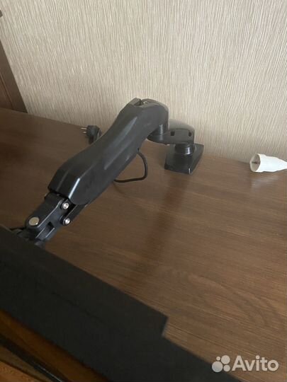 Кроштейн монитора для стола