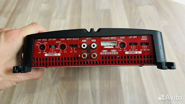 Колонки и усилитель в автомобиль