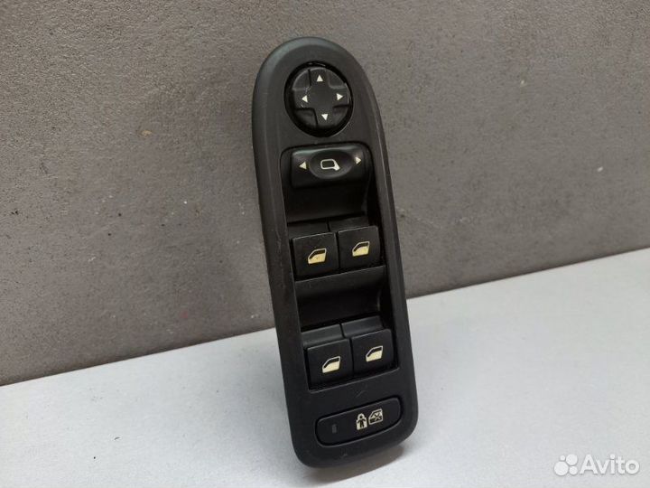 Блок управления стеклоподъемниками Peugeot 308