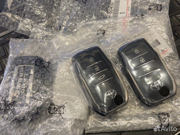 Смарт ключ LC300, 8990H-60450