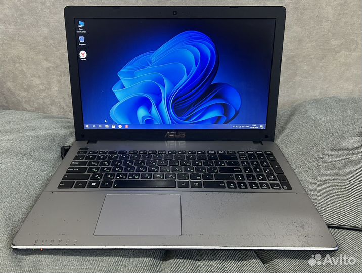 Ноутбук Asus X550L