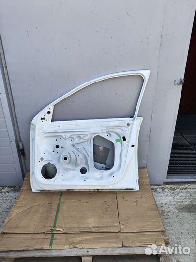 Дверь передняя правая Skoda Rapid 2 / VW Polo 6