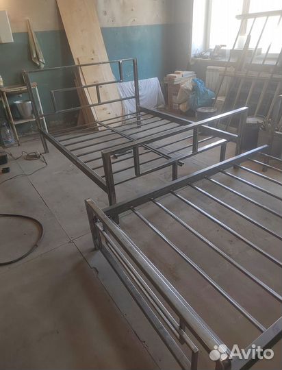 Кровать лофт из металла 160х200