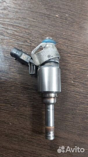 Форсунка топливная Skoda Octavia II рестайлинг