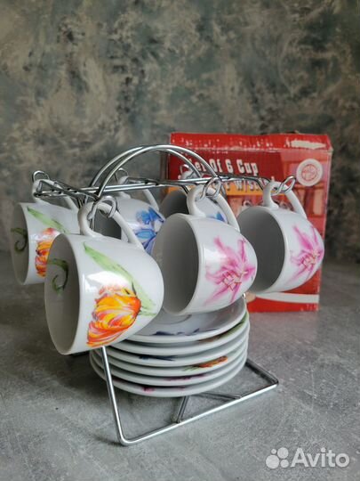 Набор кофейных чашек с блюдцами