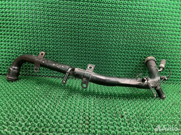 Трубка системы охлаждения Volkswagen Passat B5 1.6