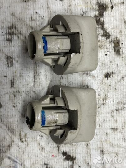 Крючок козырька nissan teana