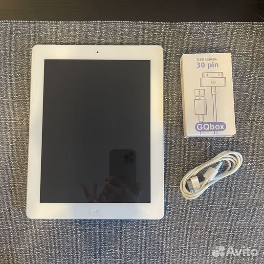 iPad 3 32GB Wi-Fi + Cellular