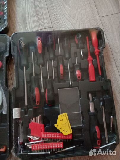 Набор инструментов в чемодане