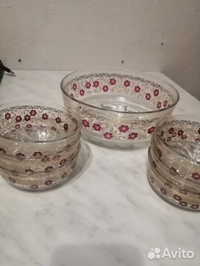 Набор столовой посуды, салатницы