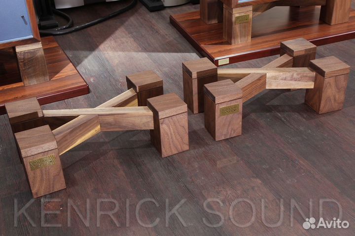 Комплект подставок для колонок