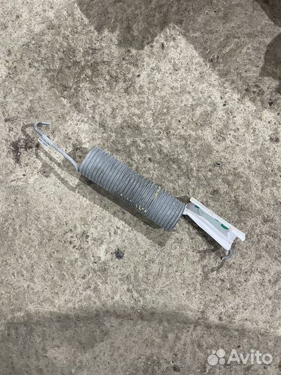 Пружина крышки багажника bmw f30