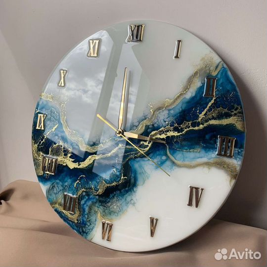 Часы из эпоксидной смолы на заказ