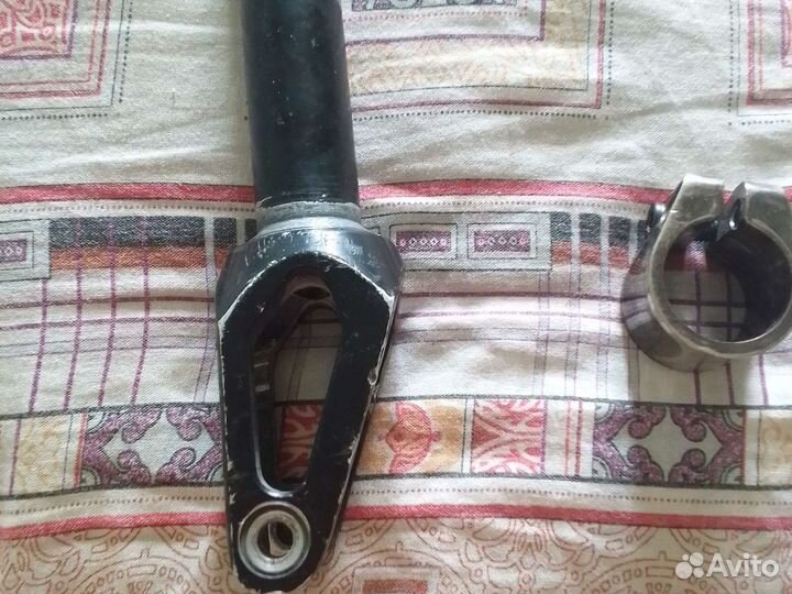 Вилка и зажим