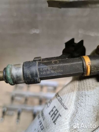 Топливная рампа с форсунками Mazda 3 6 GH 2.0