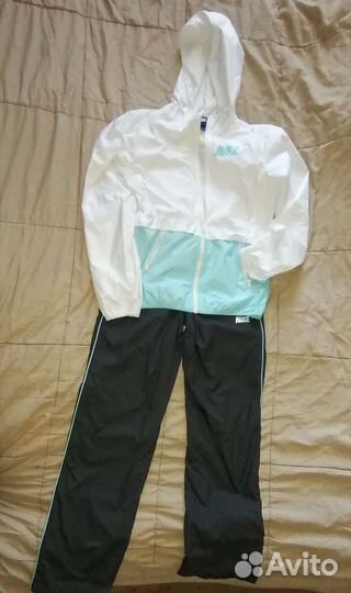 Спортивный костюм Nike размер xs