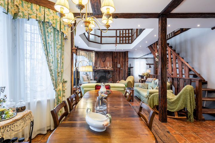 Коттедж 474 м² на участке 24 сот.