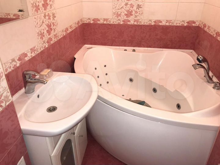 2-к. квартира, 54 м², 9/9 эт.