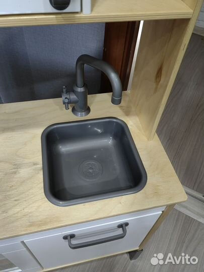 Кухня детская IKEA с набором посуды