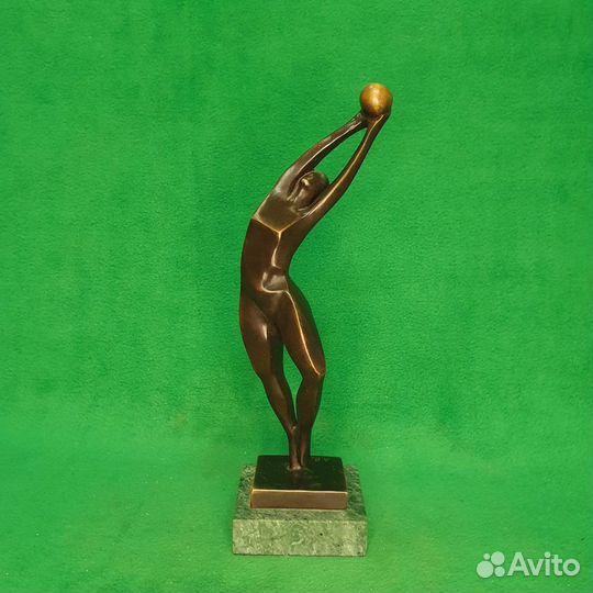 Бронзовая статуэтка Баскетболистка. Модерн. Спорт