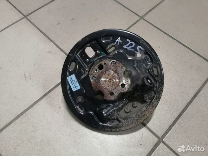 Тормозной щит барабана Volkswagen Polo.Оригинал бу