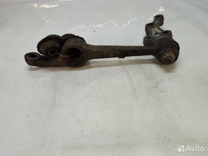 Рычаг подвески нижний передний правый Toyota Vista