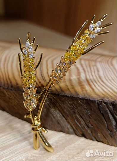 Брошь в виде колосков (новая)