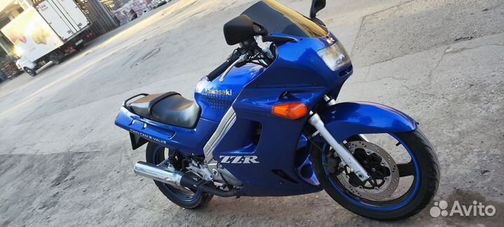 Kawasaki zzr 250