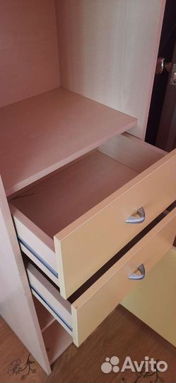 Комплект мебели : пенал и письменный стол