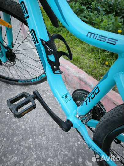 Горный велосипед Stels Miss 7700 27,5