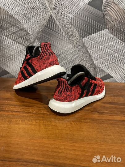 Кроссовки Adidas swift run размер 41