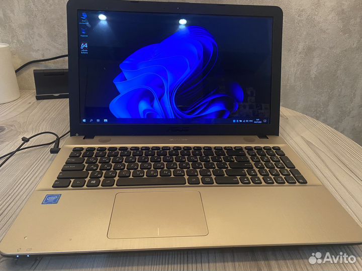 Ноутбук asus