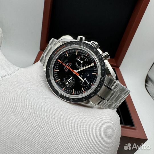 Часы Omega Speedmaster