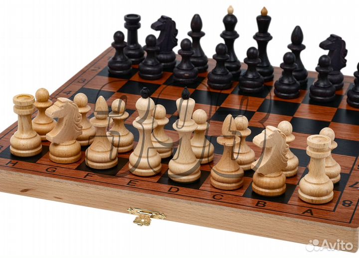 Шахматы Игрок из сапеле (махагона) Эконом (50848)