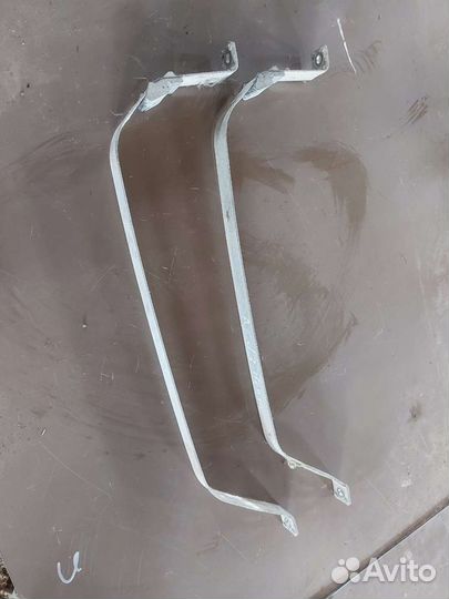 Крепление бензобака Audi A8 D3