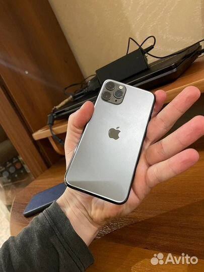 iPhone 11 Pro, 64 ГБ