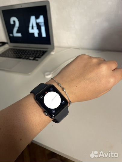 Часы Apple Watch Series 3