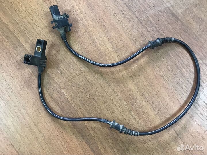 Кабель датчика передних колодок Mercedes W220