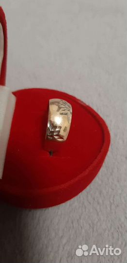 Золотое кольцо 585 пробы 17р