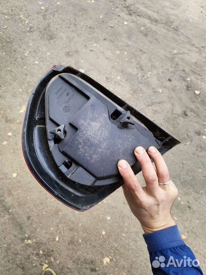 Фонарь задний правый Рено Clio клио /с дефектом