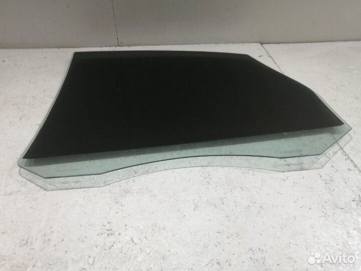 Стекло двери заднее правое Ford Focus 2 седан 1.8