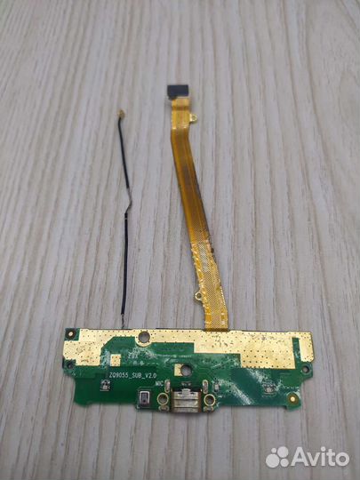 Нижняя плата с разъёмом микрофоном ZTE blade L4