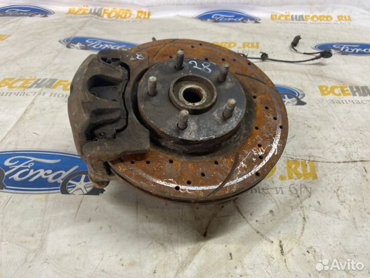 Кулак поворотный передний левый Mitsubishi