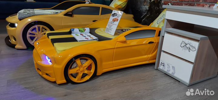 Кровать машина