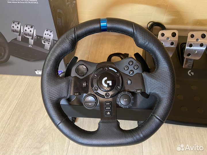 Игровой руль Logitech G923 TrueForce