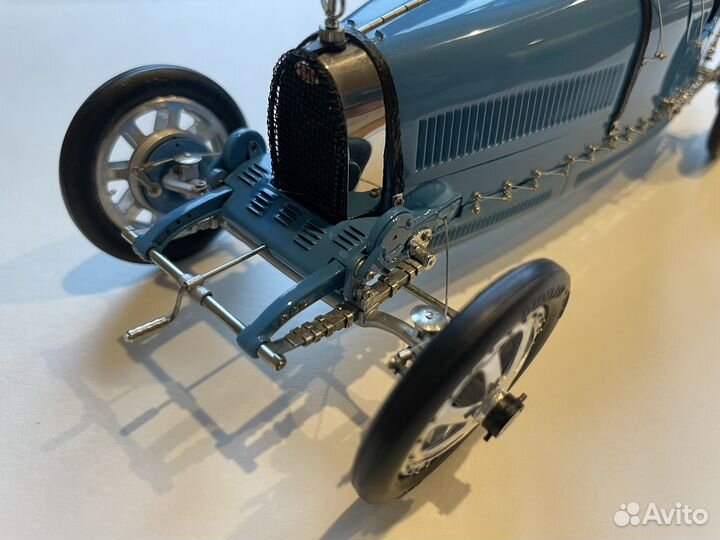 Модель автомобиля Bugatti Typ 35 G P1924 1:18 CMC