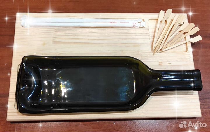 Тарелка бутылка на подносе