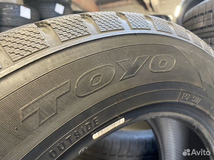 Toyo Winter Tranpath SU-4 225/65 R17